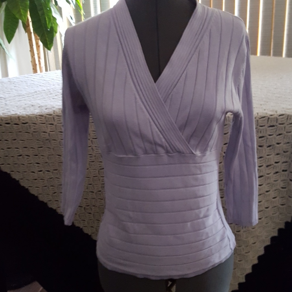 Pullover top.